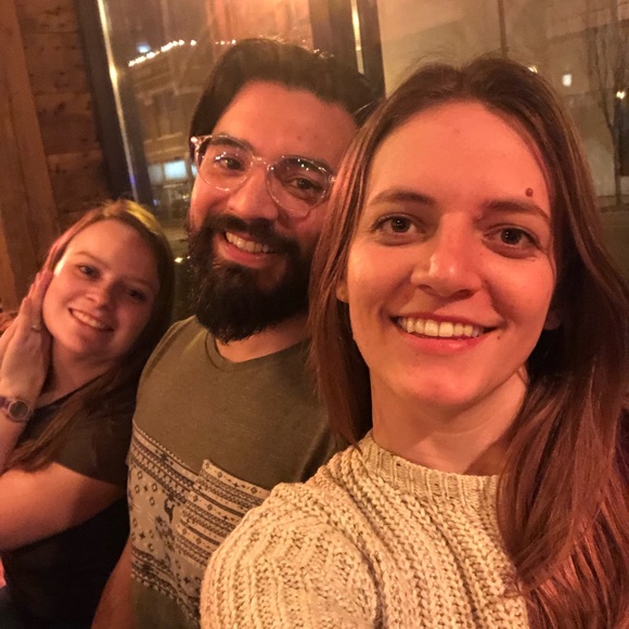 Meet your Posher, Selena - Picture 2 of 8